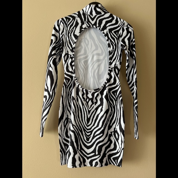 Sexy animal print dress! - Picture 3 of 4